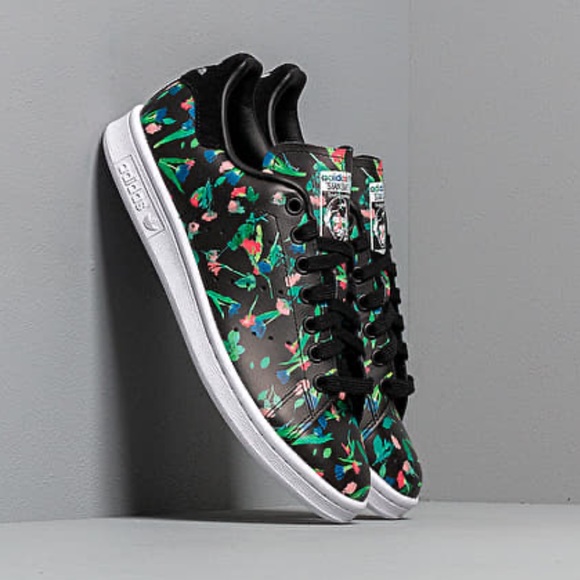 stan smith black floral